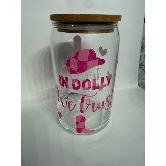 In Dolly We Trust - Beer Glass Can - Vinyl Drinkware - Picture 3 of 3